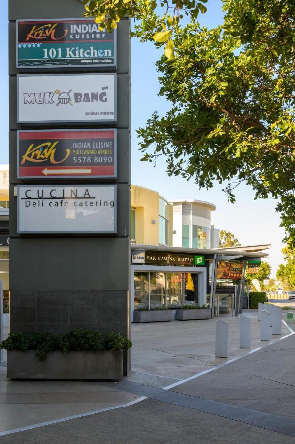 Luxury Varsity-robina-bond * Gold Coast