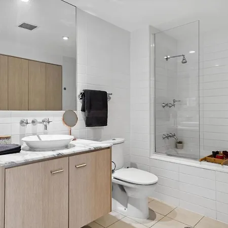 Luxury Stays Varsity-Robina-Bond Gold Coast Exterior photo