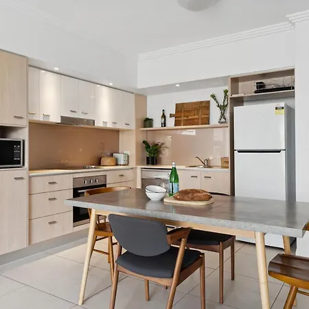 Luxury Stays Varsity-Robina-Bond Gold Coast Exterior photo