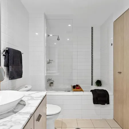 Luxury Stays Varsity-Robina-Bond Gold Coast Exterior photo
